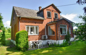 4 Bedroom Stunning Home In Löderup Löderup